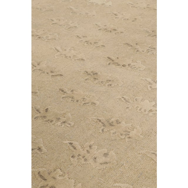 Late 20th Century Contemporary Block Print Floral Beige Natural Silk Rug by Rug & Kilim, India For Sale - Image 5 of 7