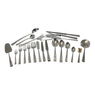 1980s Silver Plated 12 Pair Fish Eaters, Fish Forks & Fish Knives, Leighton - 24 pcs For Sale