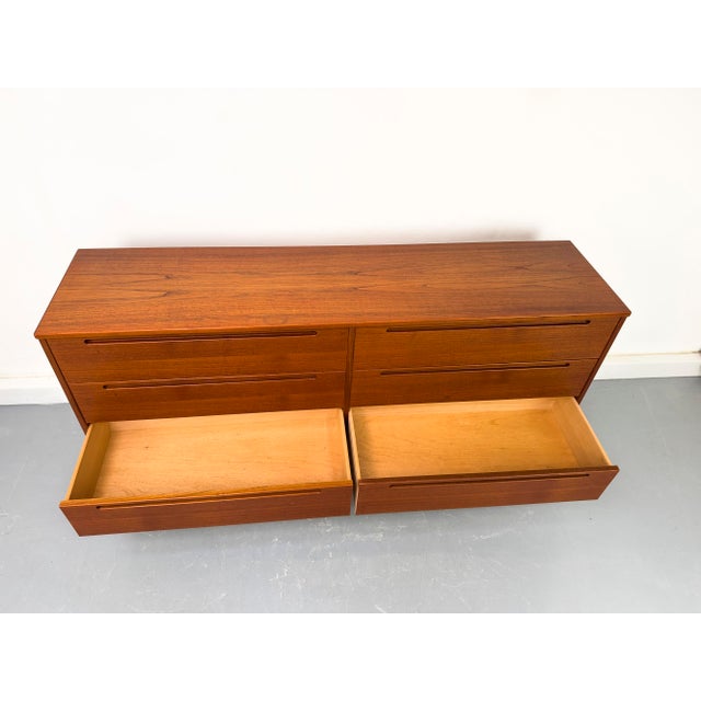 Large Teak Chest of Drawers from Tørring / HJN Møbelfabrik, 1960s For Sale - Image 9 of 18
