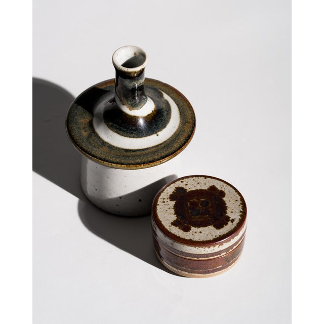 Danish Studio Ceramic Ensemble by Jette Andersen & Marianne Starck for Michael Andersen, Bornholm, Denmark, 1970s, Set of 2 For Sale - Image 4 of 17