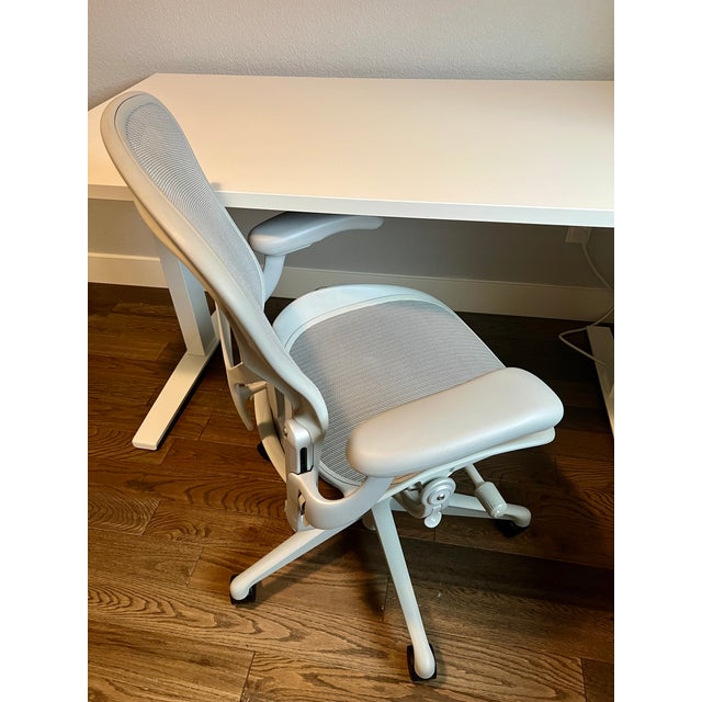 Mid-Century Modern Premium Herman Miller Sit-Stand Office Setup – Desk + Aeron Chair For Sale - Image 3 of 7