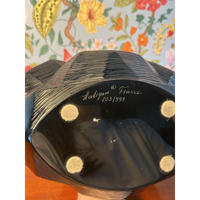 Contemporary Mid 20th Century Lalique Tortue Black Vase For Sale - Image 3 of 3