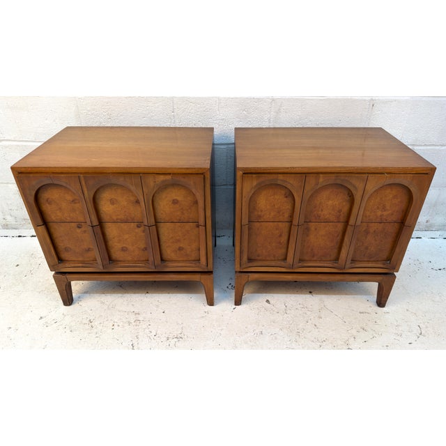 Mid-Century Modern Mid-Century Walnut and Burlwood Arched Nightstands by Thomasville, Pair For Sale - Image 3 of 14