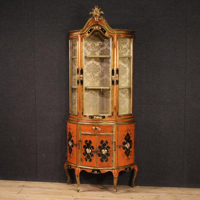 Vintage Tuscan Lacquered and Painted Display Cabinet, 1970 For Sale - Image 13 of 13