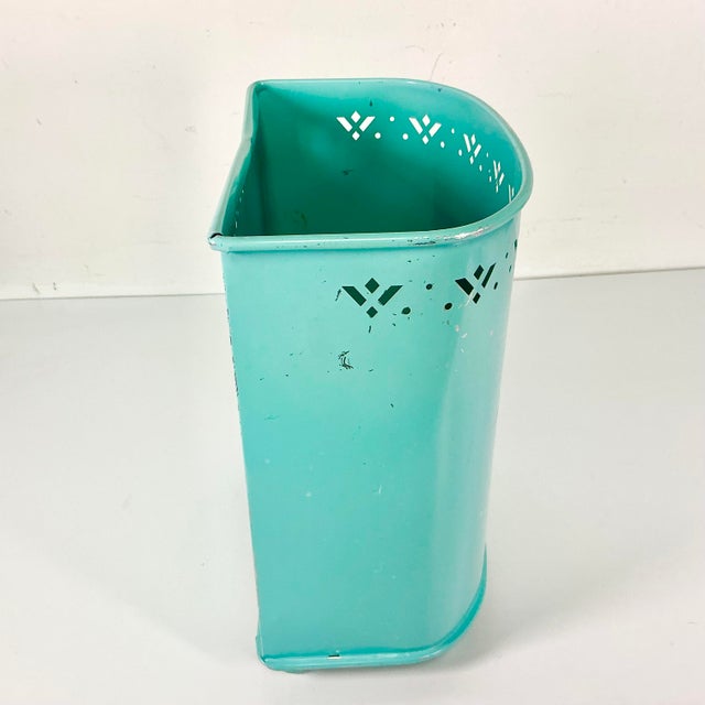 1950s Vintage Hollywood Regency Boho Chic Turquoise Handpainted Flora Metal Wastebasket For Sale - Image 15 of 18