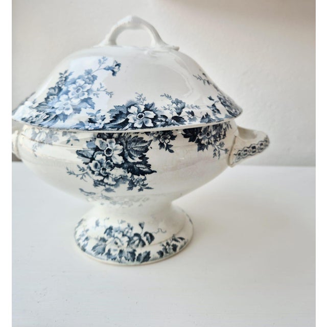 1900 - 1909 Antique Marie Louise Tureen from Saint Amand France, 1900s For Sale - Image 5 of 7