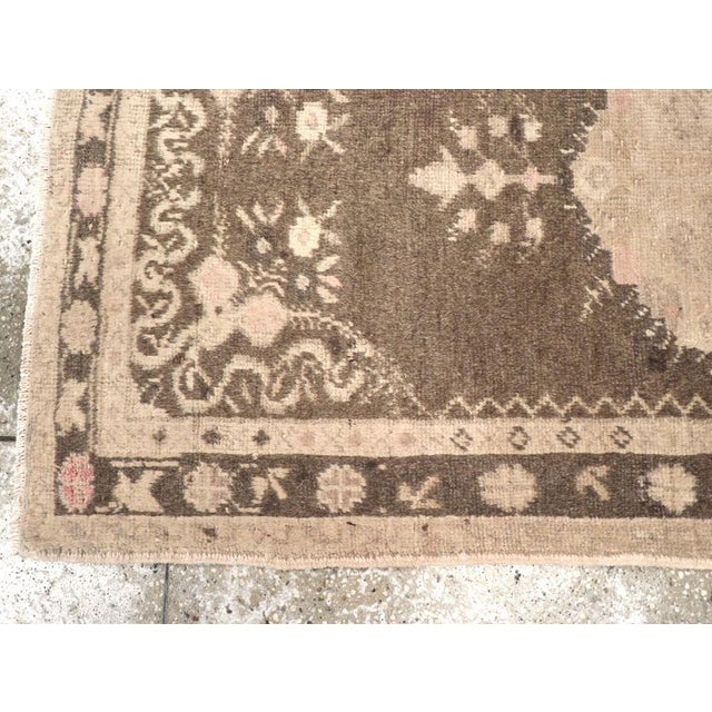 Mid 20th Century Galerie Shabab Collection Mid-20th Century Turkish Oushak Throw Rug For Sale - Image 5 of 8