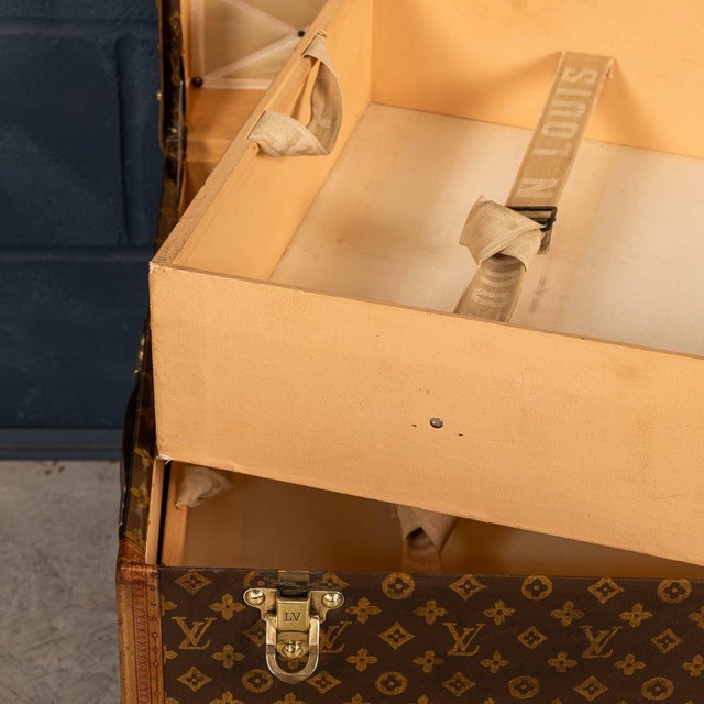 1930s 20th Century Courier Trunk in Monogram Canvas from Louis Vuitton, France, 1930 For Sale - Image 5 of 18
