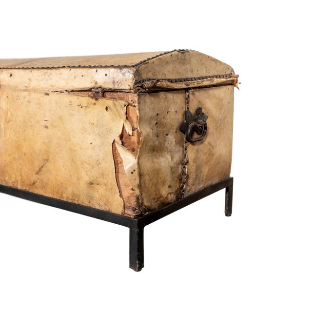 Early 19th Century Antique Italian Trunk For Sale - Image 5 of 8