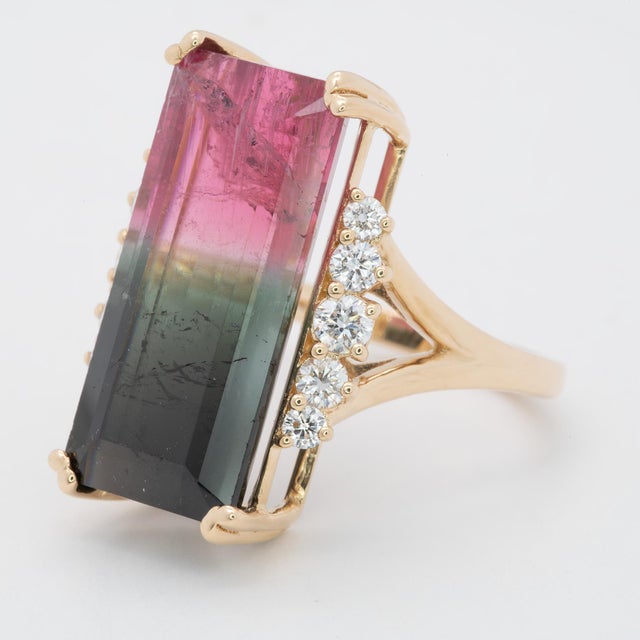 2020s 15.1Ct Bi-Color Tourmaline Ring With Earth Mined Diamond Accents: Solid 14k Gold, Size 6.75 For Sale - Image 5 of 8