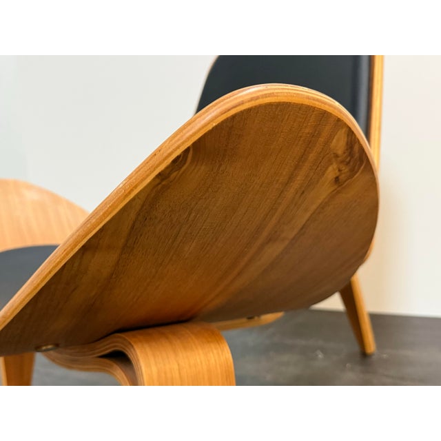 Wegner Style Ch07 Shell Chairs, Pair For Sale - Image 10 of 12