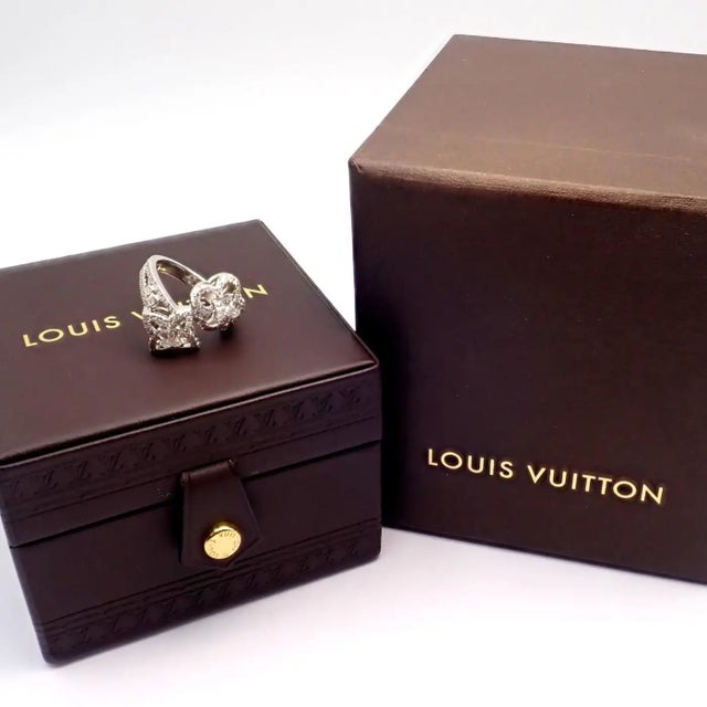 Louis Vuitton LV Monogram Signature Diamond Fusion White Gold Ring, Size 5.75 For Sale In Philadelphia - Image 6 of 12