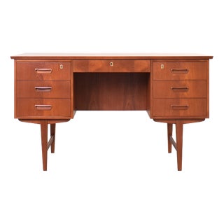 Mid-Century Modern Danish Executive Desk in Teak, 1960s For Sale