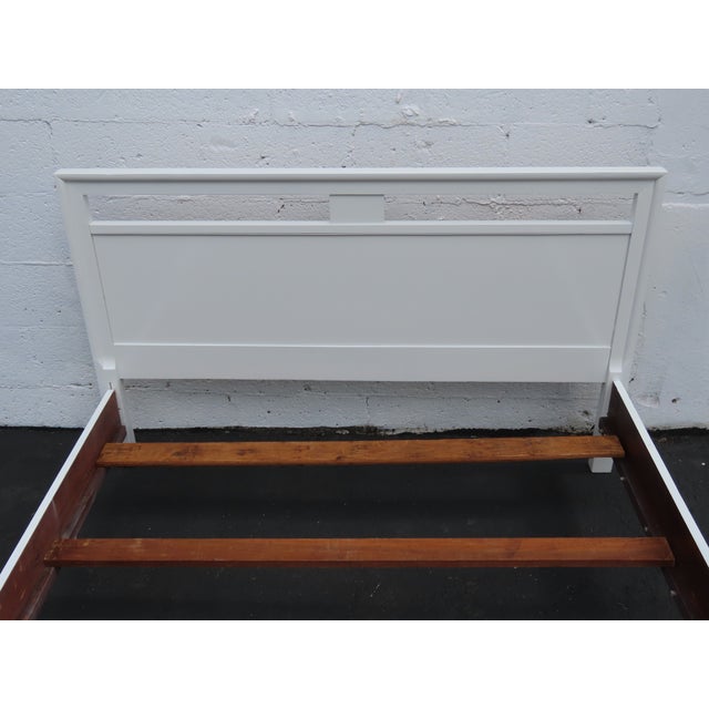 Mid-Century Modern Mid Century Modern Painted White Full Size Bed 6574 For Sale - Image 3 of 12
