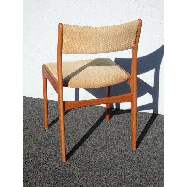 Set of Four Mid Century Modern D-Scan Style Dining Room Chairs For Sale - Image 16 of 17