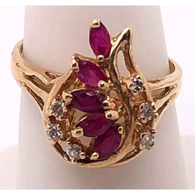 14 Karat Yellow Gold Ruby and Diamond Freeform Ring For Sale - Image 4 of 6