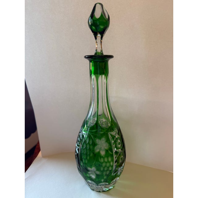 Victorian Vintage Nachtmann-Style Emerald Green Cut-to-Clear Crystal Wine Decanter, Grapevine “Traube” Pattern For Sale - Image 3 of 3