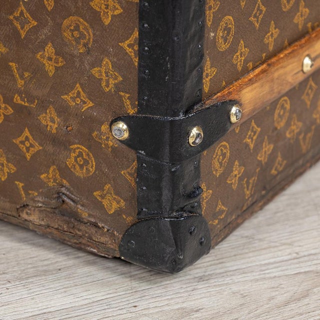 Louis Vuitton Antique 20th Century Courier Trunk in Monogram Canvas from Louis Vuitton, France, 1910s For Sale - Image 4 of 18