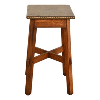 Stickley Brothers Antique Mission Oak Arts & Crafts Leather Top Tabouret Side Table, Circa 1910 For Sale