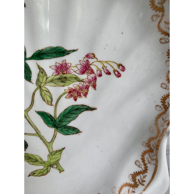 Ceramic Vintage Wong Lee Decorative Chinoiserie Scalloped Shell Bowl, Plate Styled After Royal Copenhagen’s ‘Flora Danica' For Sale - Image 7 of 12