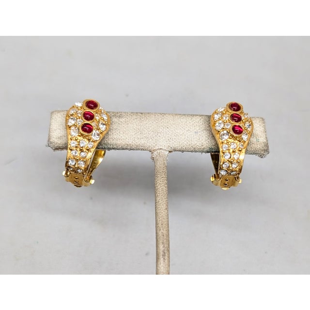 Mid-Century Modern Vintage 1960s Signed Hattie Carnegie Cabochon Faux-Garnet Clip Earrings-2 Pieces For Sale - Image 3 of 8