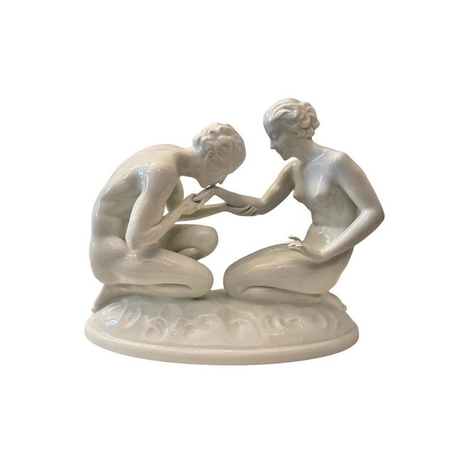 Porcelain Der Handkuss (The Hand Kiss) Sculpture by Eduard Liebscher for Augarten Vienna, 1936 For Sale - Image 3 of 9