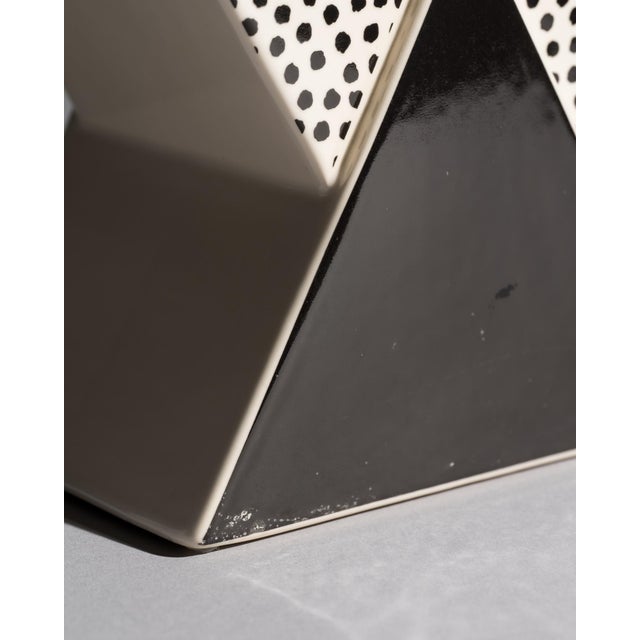 Postmodern Geometric Porcelain Enigma Vase by Ambrogio Pozzi for Arte Ceramica Romana A.C.R., Italy, 1987 For Sale - Image 9 of 11