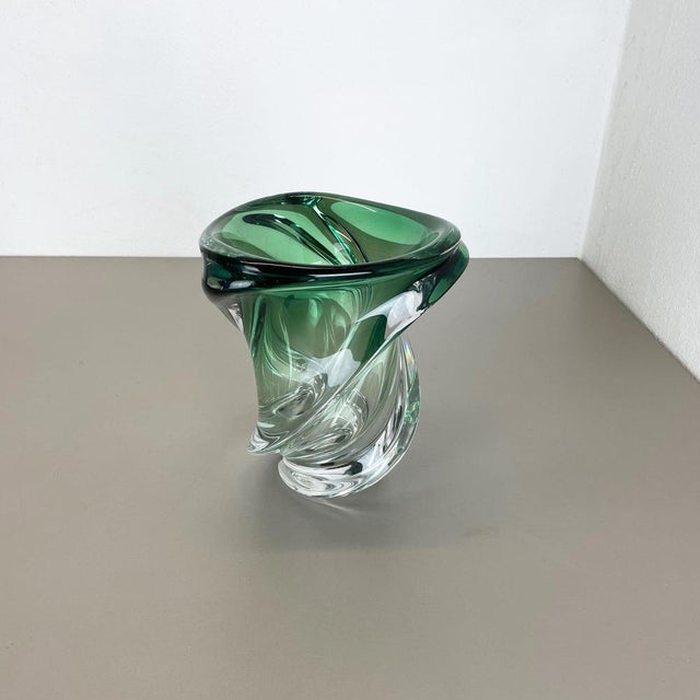 Crystal Wave Glass Vase attributed to Val Saint Lambert, Belgium, 1960s For Sale - Image 4 of 18
