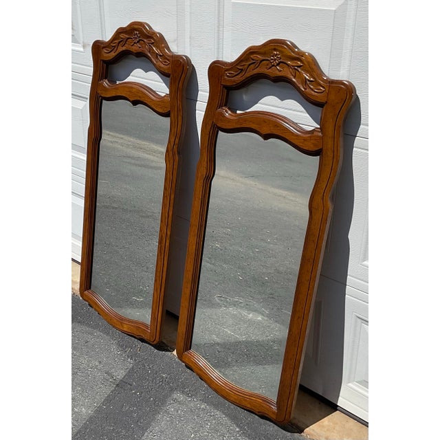 1970s Pair of Vintage Drexel Heritage French Provincial Fruitwood Carved Mirrors, 1970s For Sale - Image 5 of 12