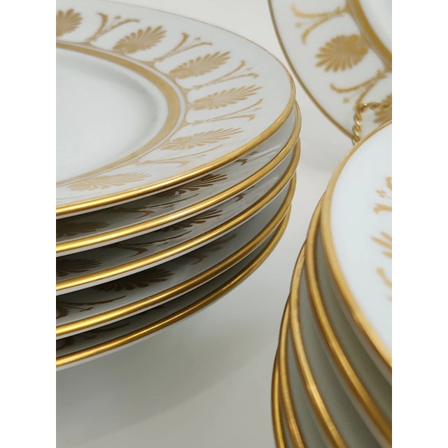 Ceramic 1940s Richard Ginori Dinner Plates in "Pompeii" Pattern- Set of 12 For Sale - Image 7 of 12