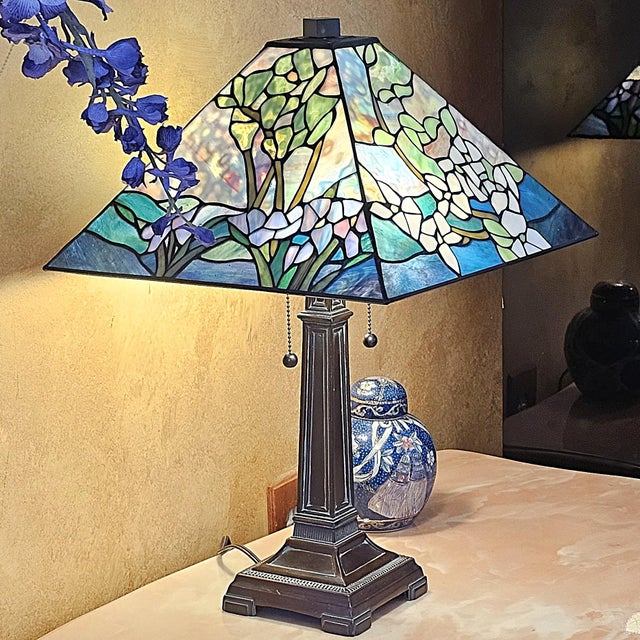 2003 Tiffany-Style Floral Stained Glass Pyramid Table Lamp For Sale In Washington DC - Image 6 of 18