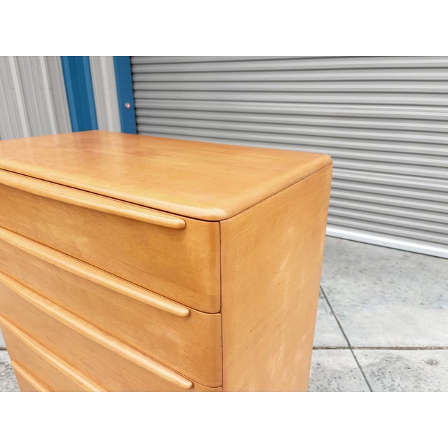 Tan Mid-Century Modern Five-Drawer Maple Highboy, 1960s For Sale - Image 8 of 11