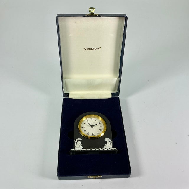 1989 Vintage English Neoclassical Chippendale Wedgwood Black Jasperware Desk Clock, Lord Wedgwood Signed For Sale - Image 15 of 16