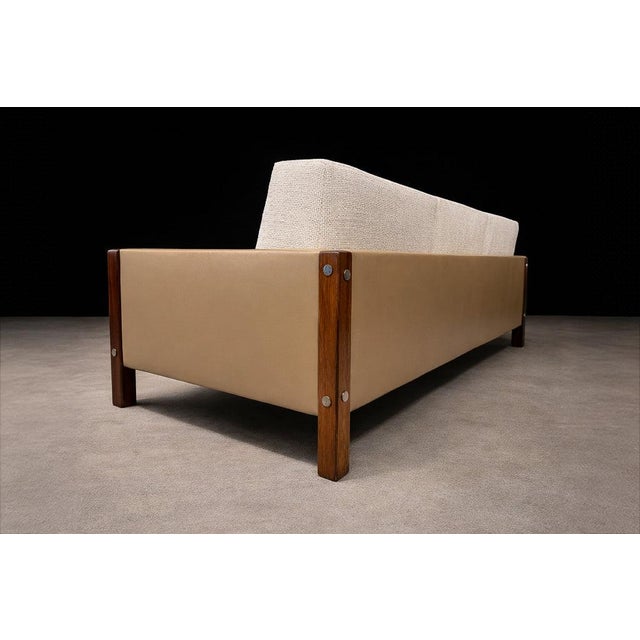 Sofa "Millor" in Rosewood, Fabric & Leather, Sergio Rodrigues, 1960s For Sale - Image 11 of 13