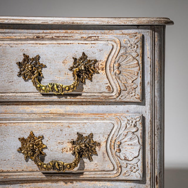French Chest of Drawers, 1750s For Sale - Image 6 of 8