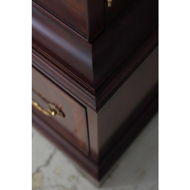Henkel Harris Model 2302 Mahogany Curio Cabinet For Sale - Image 16 of 18