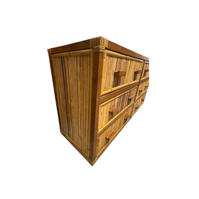 1980s Vintage Pencil Reed Rattan Dresser – Mid-Century Modern Storage Dresser With Decorative Detailing For Sale In Miami - Image 6 of 11