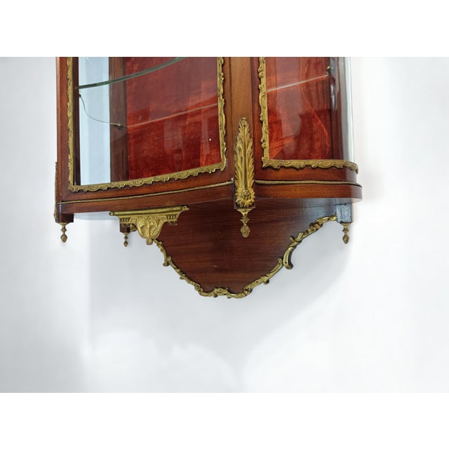 Antique Neo-Classical Louis XVI French Hanging Small Display Cabinet in Mahogany and Bronze, 1910s For Sale - Image 9 of 15