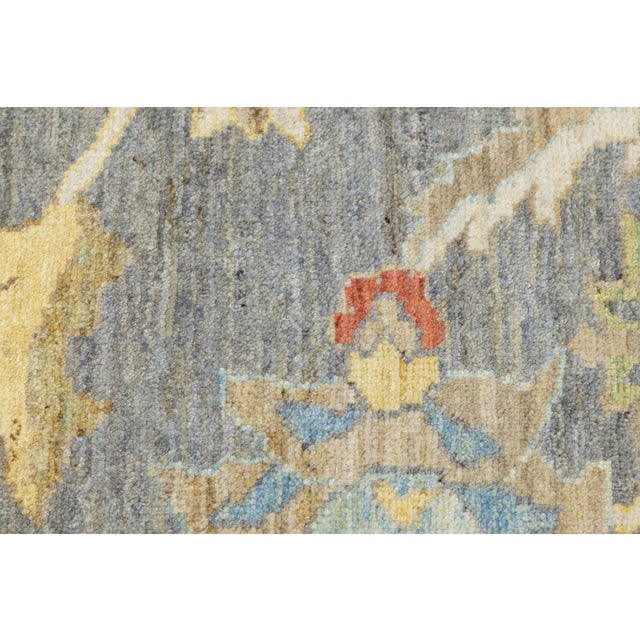 2010s Modern Sultanabad Wool Area Rug – Floral Medallion Design – Muted Grey For Sale - Image 5 of 11