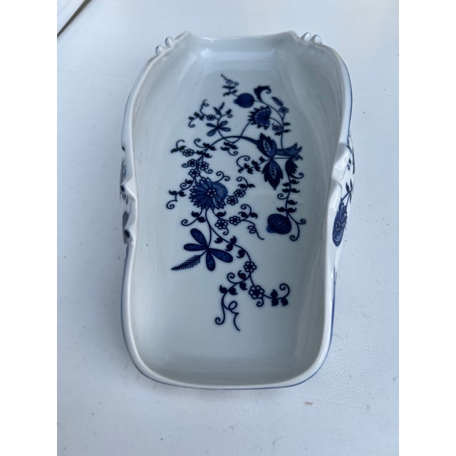 Traditional Vintage Blue Onion Asparagus Server For Sale - Image 3 of 8