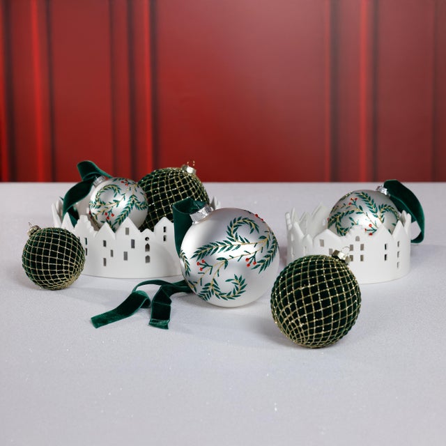 Contemporary White Metallic Glass Ball Holiday Ornaments with Leaf Design, Set of 6, 3.25" For Sale - Image 3 of 3
