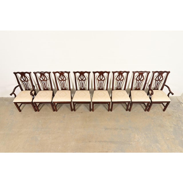 Late 20th Century Thomasville Georgian Carved Mahogany Dining Chairs, Set of Eight For Sale - Image 5 of 13
