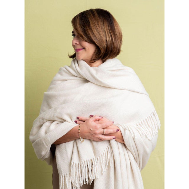 Off-white Marina Throw Jacquard Collection, Pearl For Sale - Image 8 of 8