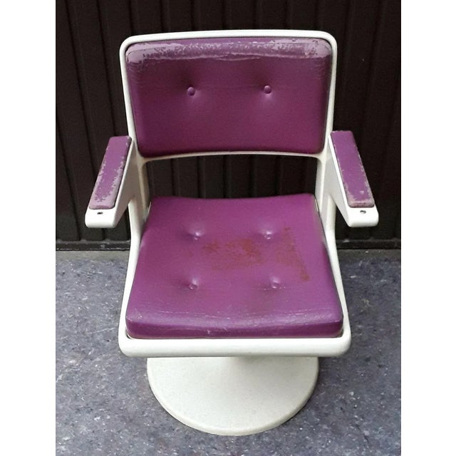 Desk Chair with Purple & White Plastic on Tulip Base, 1970s, in Good conditions. Designed 1970 to 1979