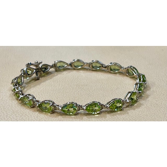 Contemporary 15 Carat Genuine Natural Peridot & Diamond Tennis Bracelet 14 Karat White Gold For Sale - Image 3 of 18