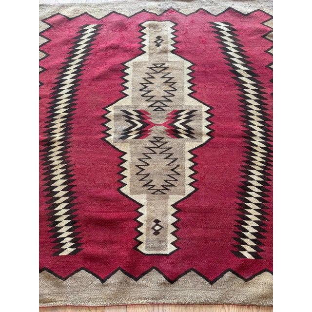 1920s Navajo Rug Red Field with Diamond & Serrated Border, Handwoven Southwesten For Sale In New York - Image 6 of 18