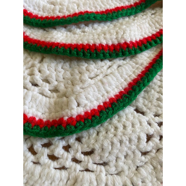 Hand-Crocheted Ivory Floral Poinsettia Bedspread For Sale - Image 12 of 12