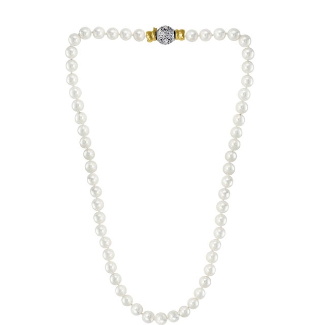 286 Akoya Pearls Strand Necklace + Bracelet Set 18 Karat Yellow and White gold Gold/ Diamond Clasp 6-7 mm Pearls Two...