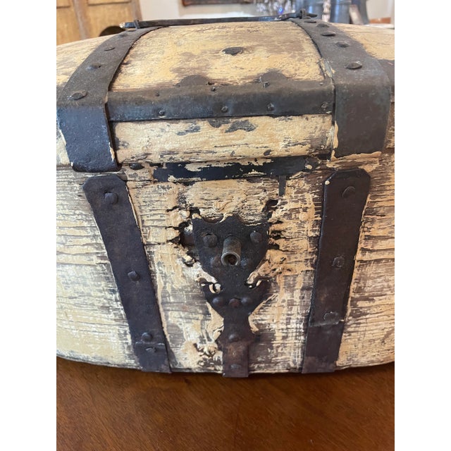 Traditional Petit 18th Century Painted Swedish Chest For Sale - Image 3 of 10