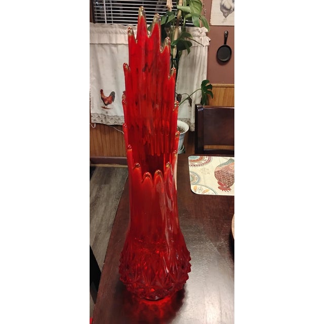 Le Smith Diamond Butt 16 Fingers Swung Vase Amberina 24 inches tall Gorgeous Red Amberina: A rich, fiery blend that shifts...
